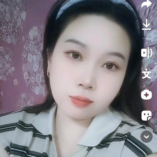 👭🌹🌹