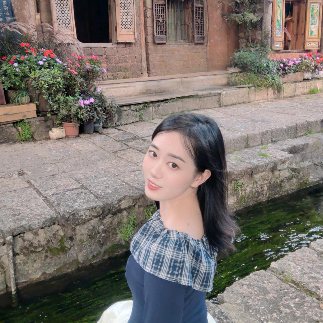 梅陇房地产中介～小陈