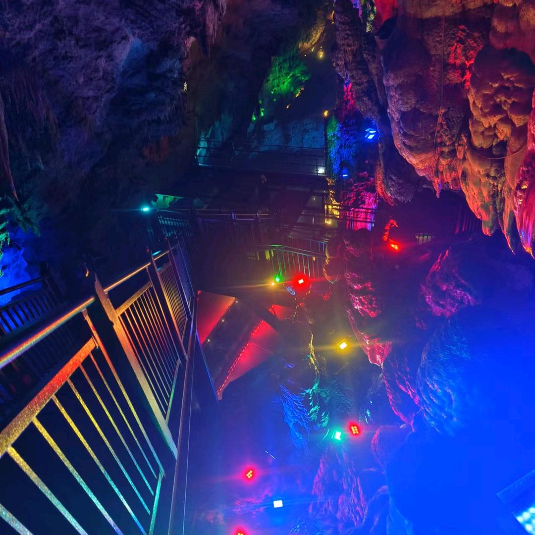 来凤大河电焊工