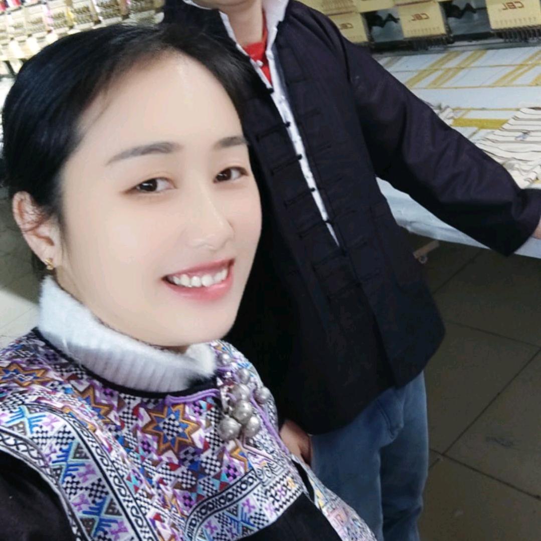 啊琴苗族电脑绣花半成品批发、零售