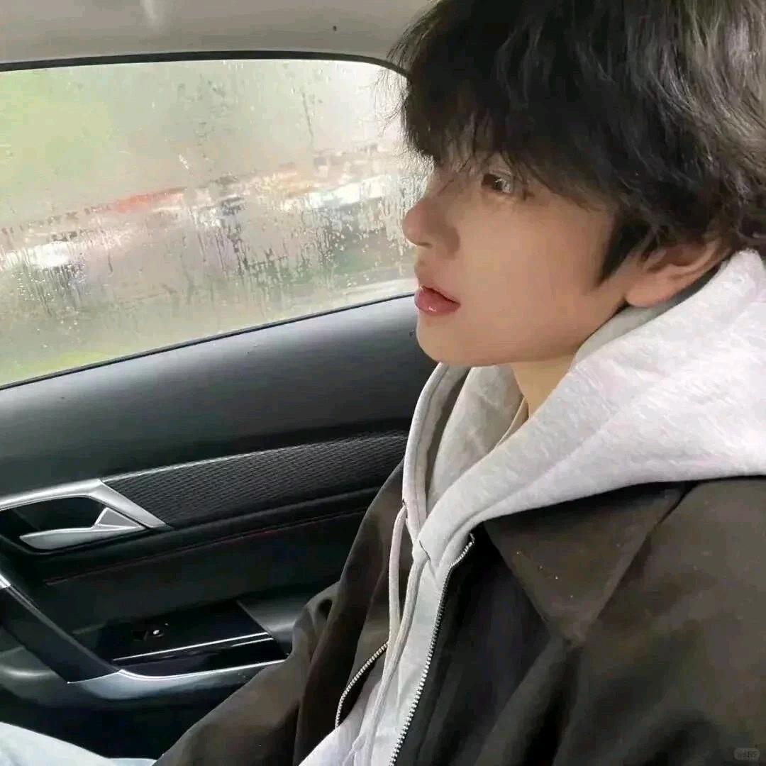 看雪落海边