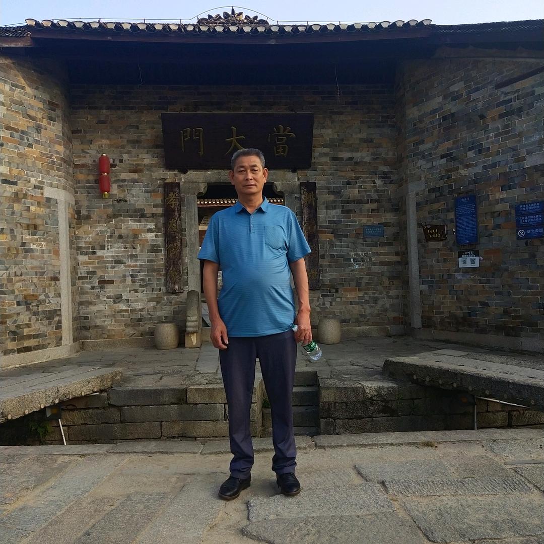 明明在单