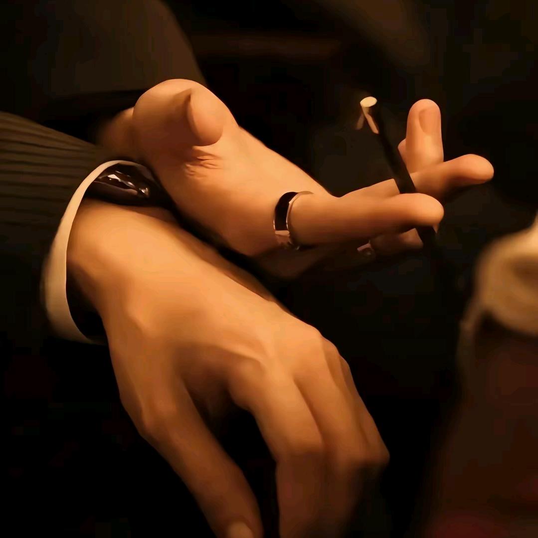 你看它 内裤套在头上