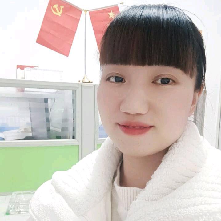 芳芳吖