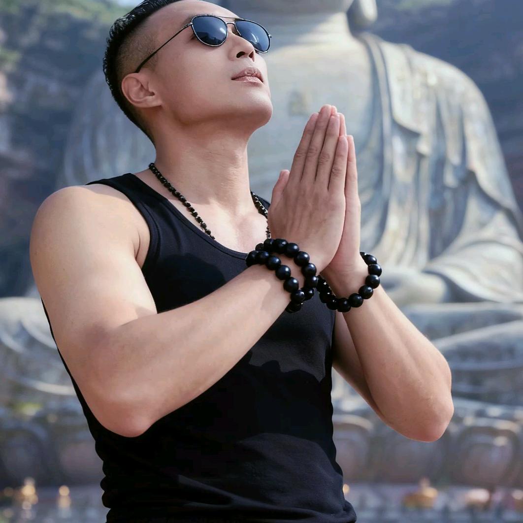 网络缘分《四川欣亿公司，光伏安装团队