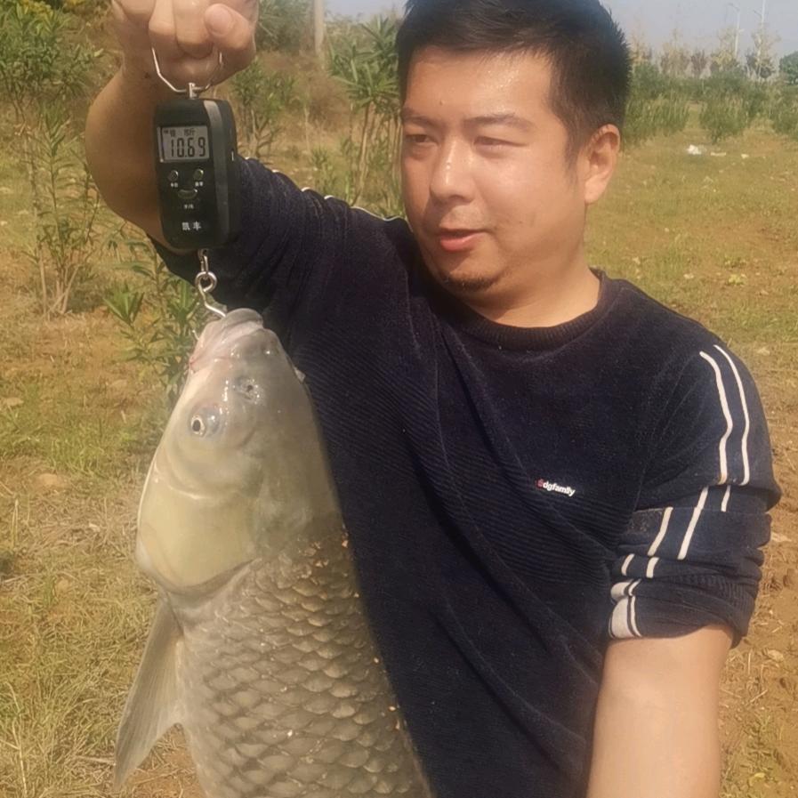 九零头，爱钓鱼🐟