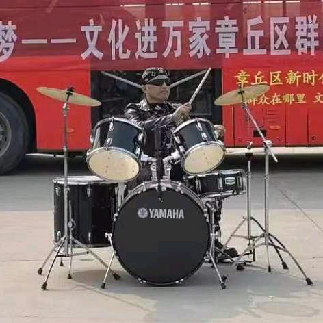 伟哥-于张摇滚乐队