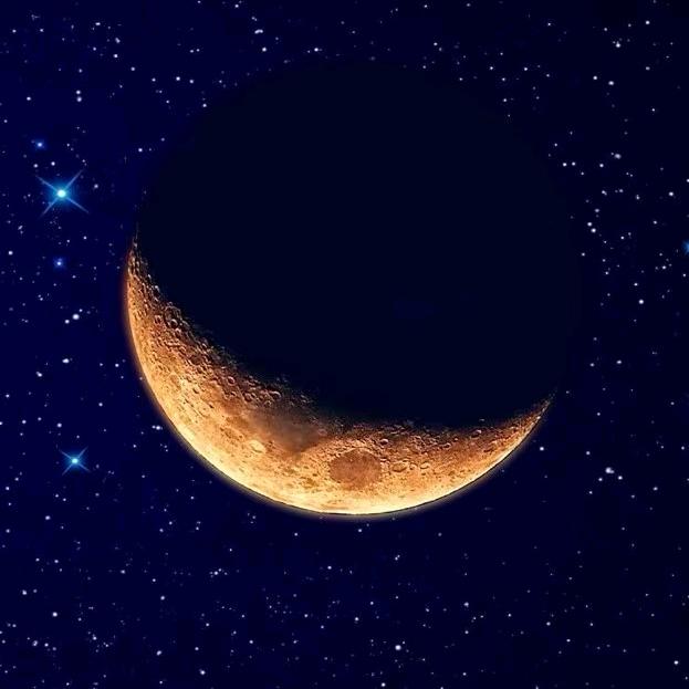 月球