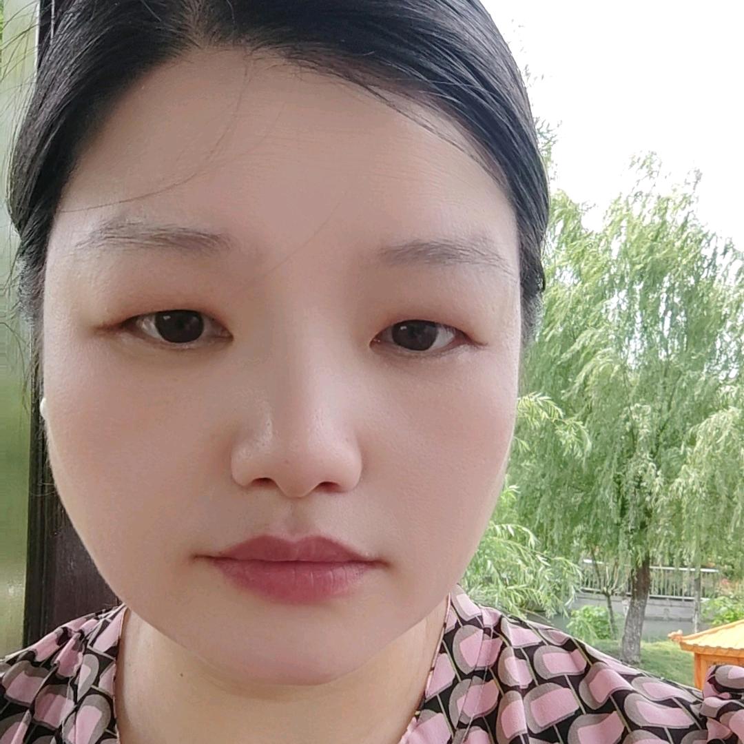 何茜妍