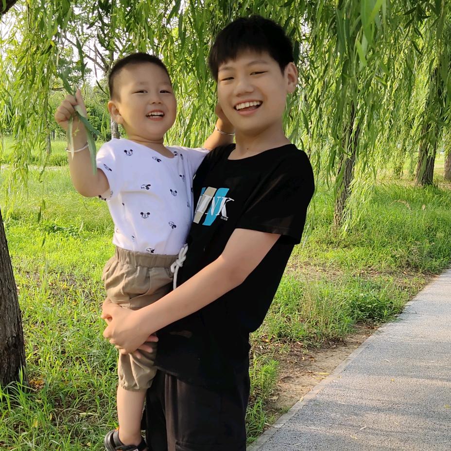 三个军大衣小号