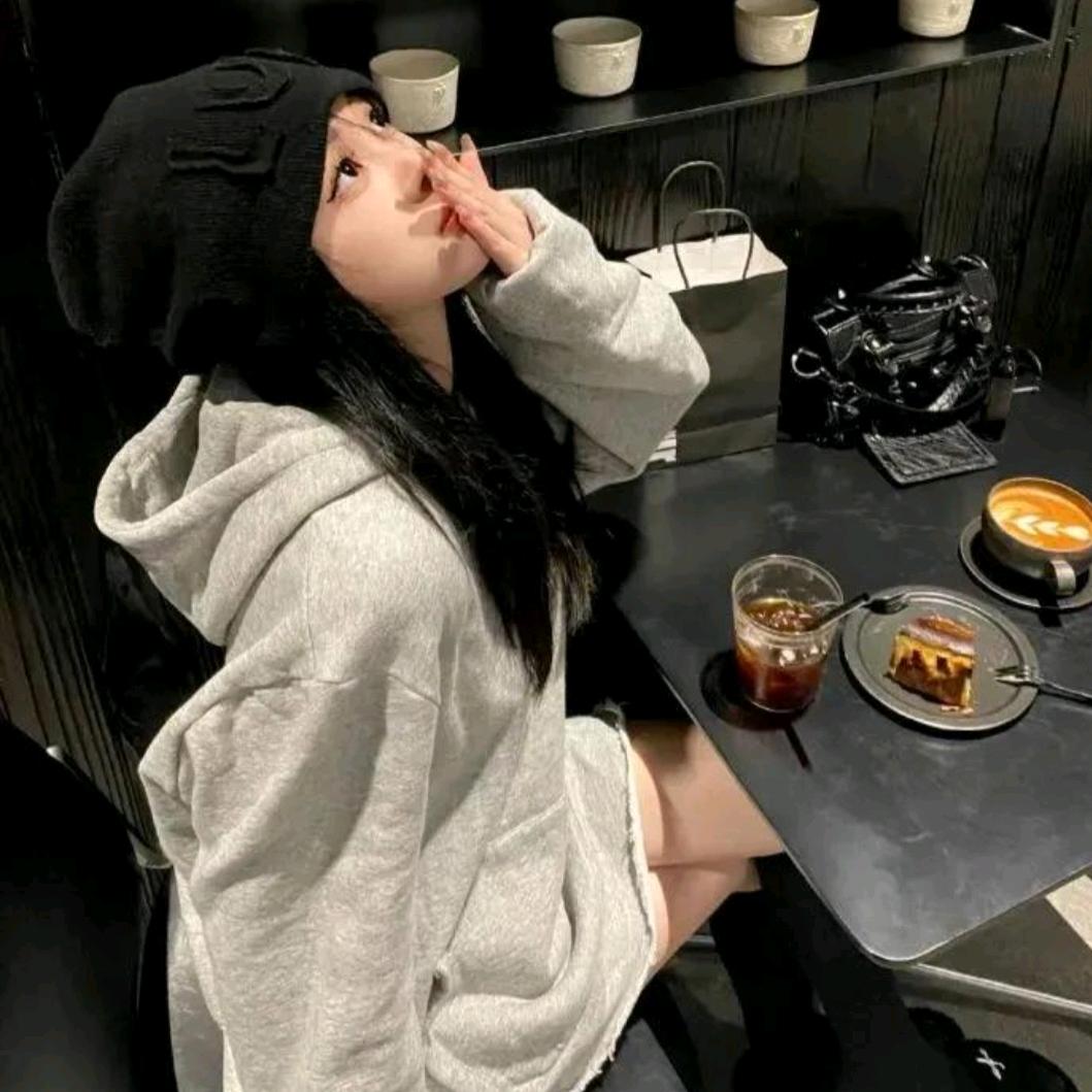 椰椰.