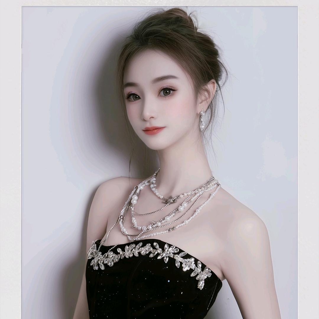 化妆造型师   吖吖