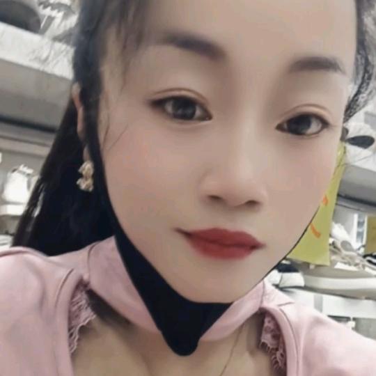这丫头姓乔。