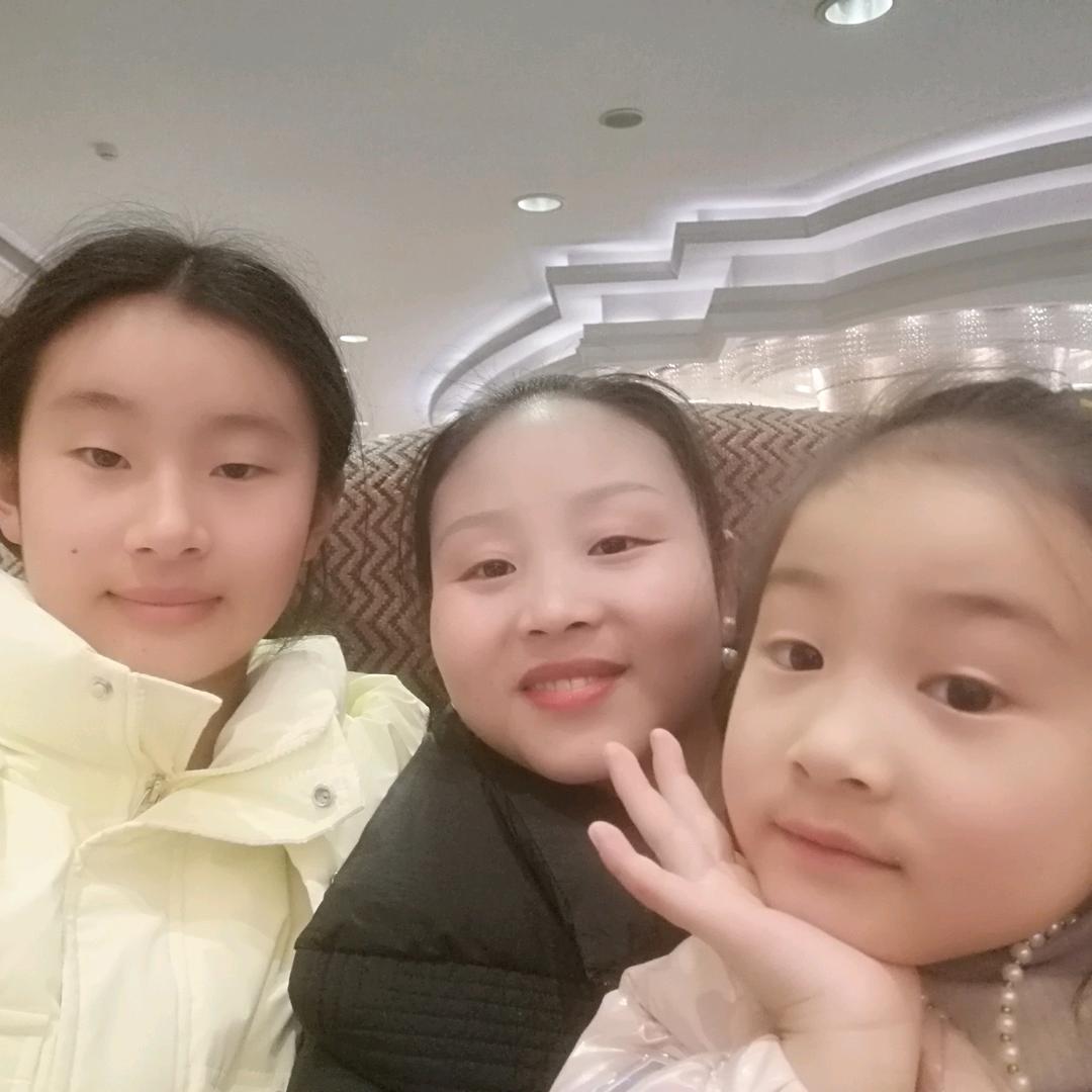 梅硐步步高服装超市