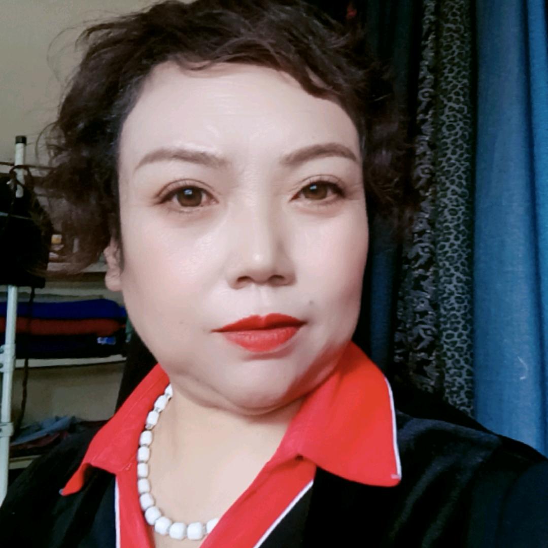 王三姐讲裁剪下午13点30开播。