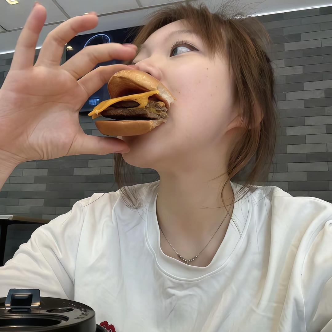 大口吃吃吃🍔