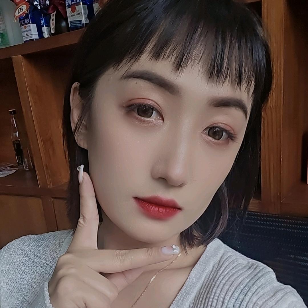 一个W妞