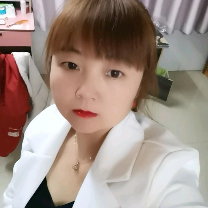 鱼在海中游