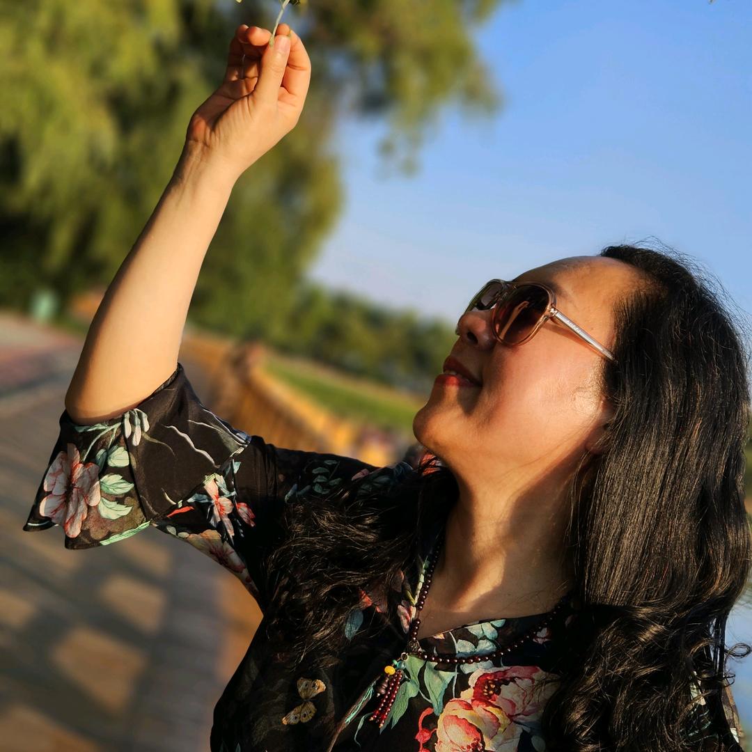 👑月儿如水