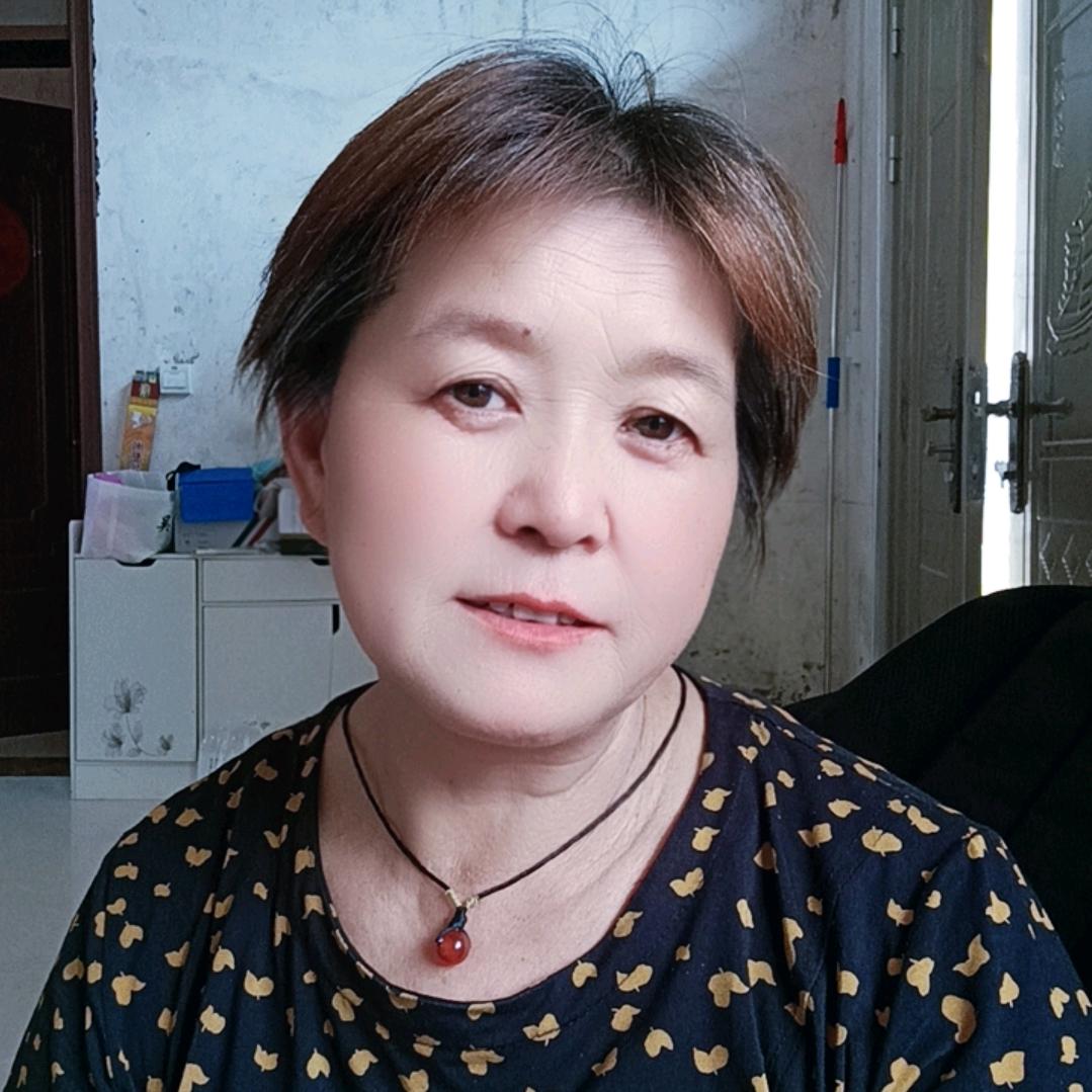 范姐（贝米奶奶挣钱供两个孙女上学）