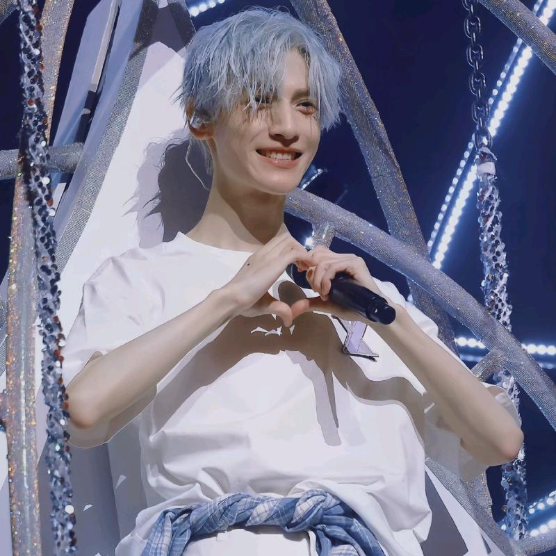 弋只紫色星星糖熙.Xixi