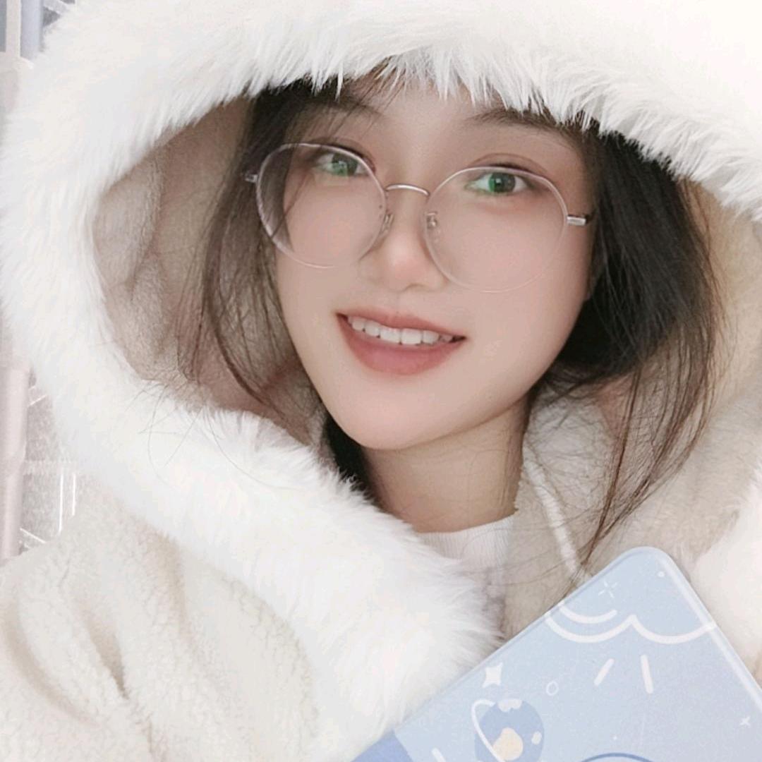 小心奕奕(๑><๑）
