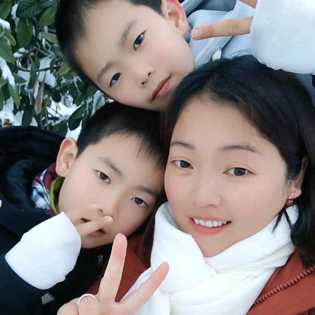《凡凡》