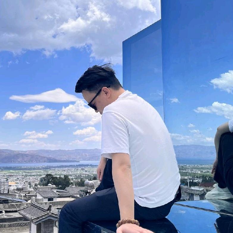 轻空间火锅店设计