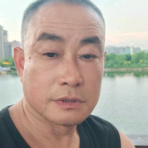 岳黄忠在上海众薪达集团做家政