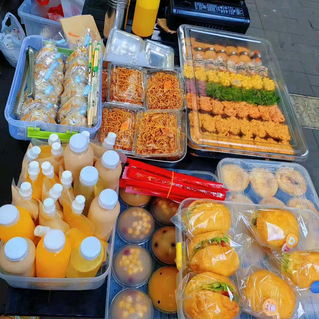 学校门口(摆摊日记)