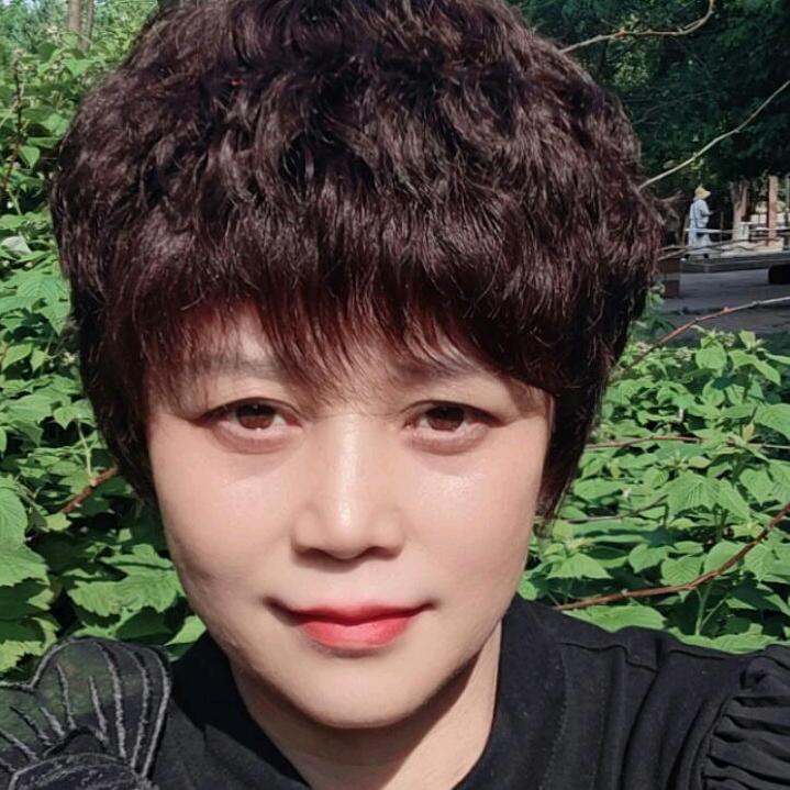 开心奶奶的潮流假发