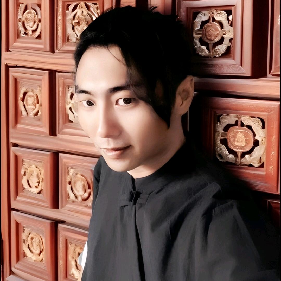 💫纳龍【宇星石创始人】