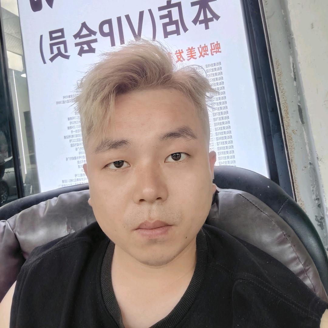 完媄联盟美发（北院店）首席设计师