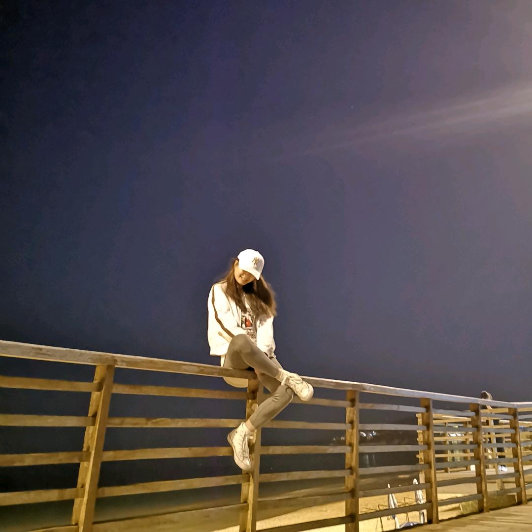 不周山下小凤凰