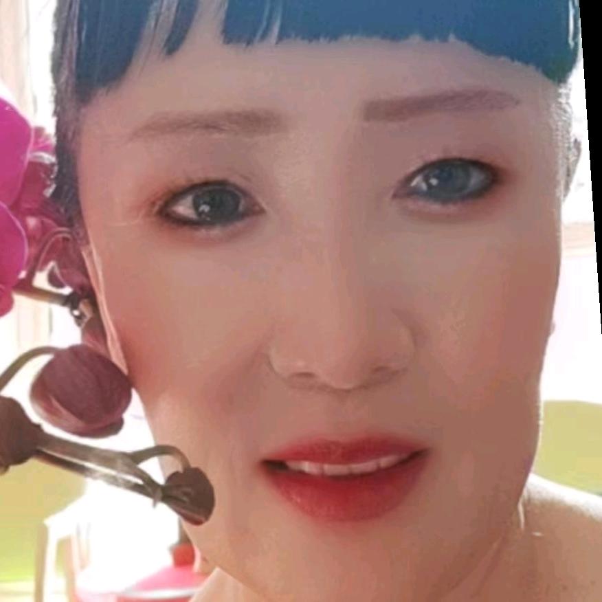 鑫鑫姐（此号不开播号）开播号在简介