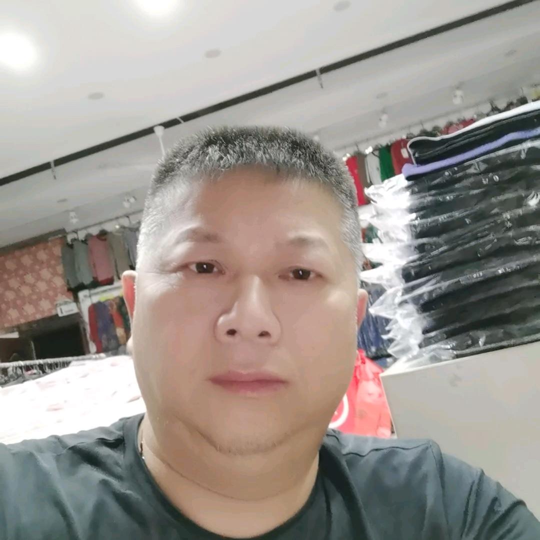 卓四服装批发