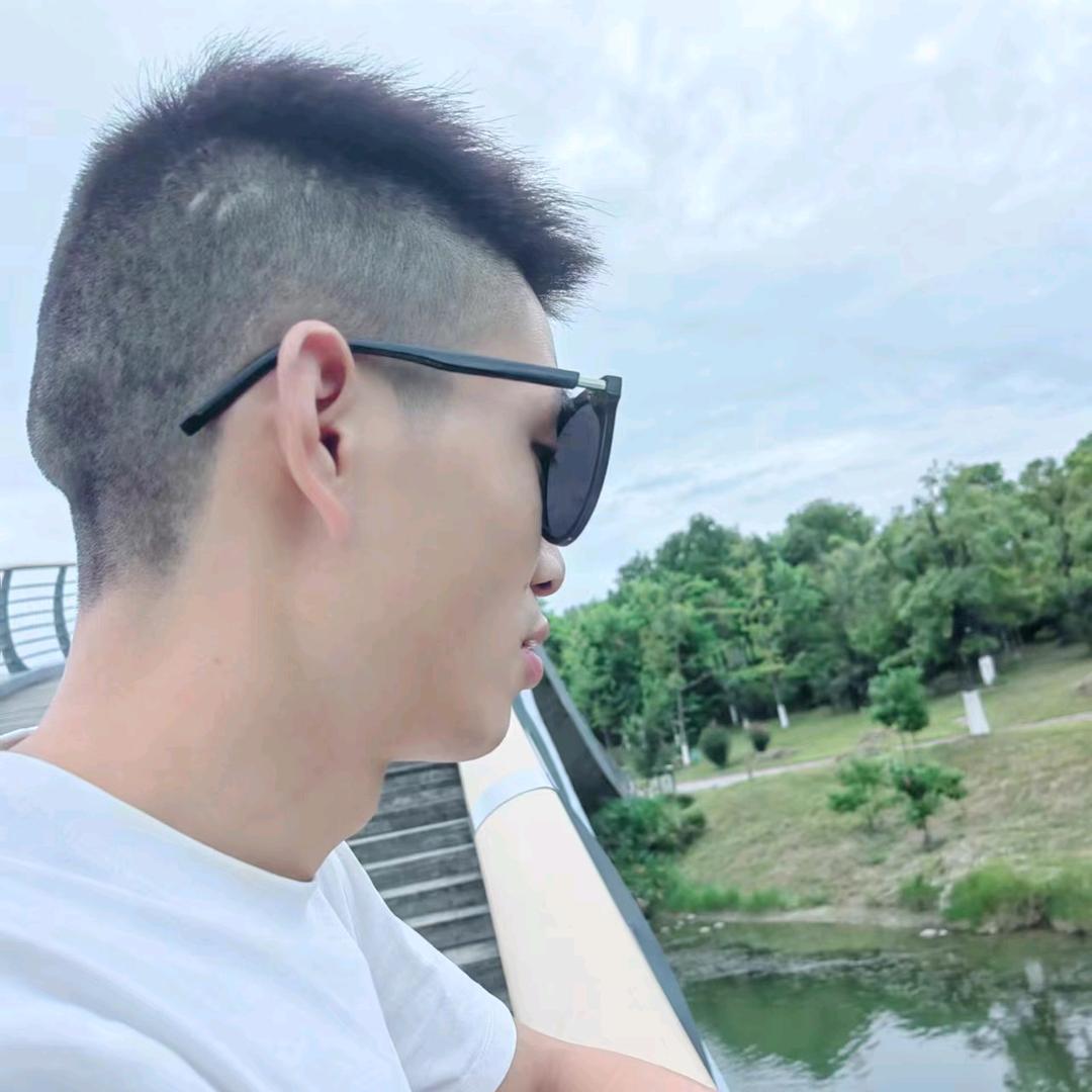 ￥  李某人