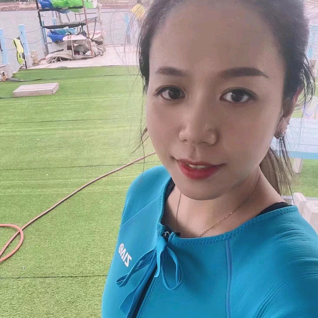 得壹健身游泳教练