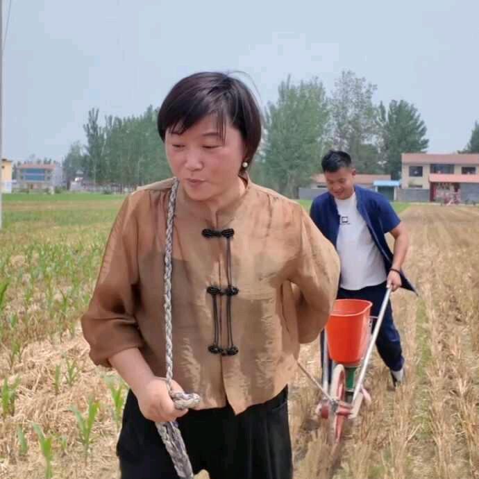乡村李大妮