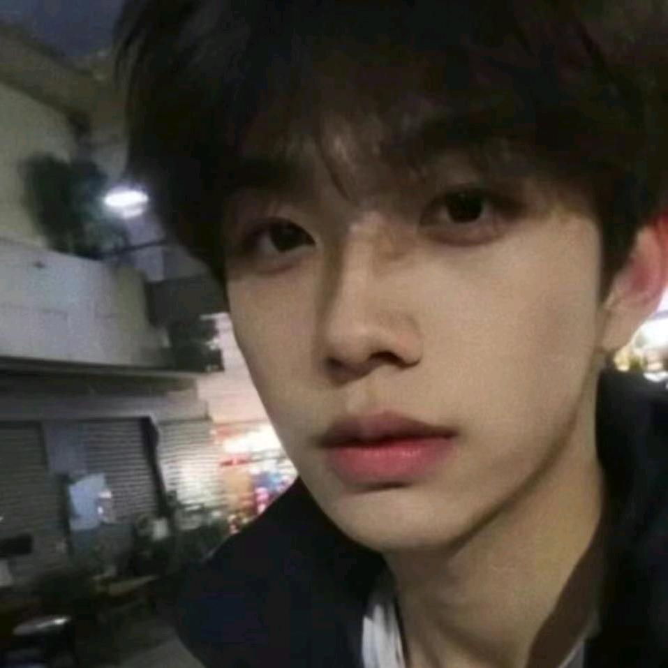 阳光男孩，，，