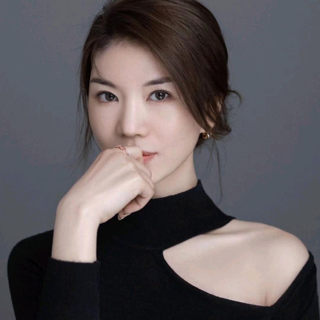 河南.集美饰家\副总李亚薇