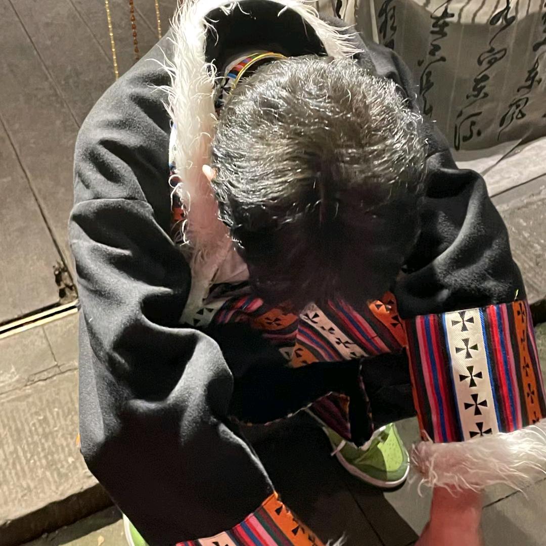 有人请我吃晚饭了