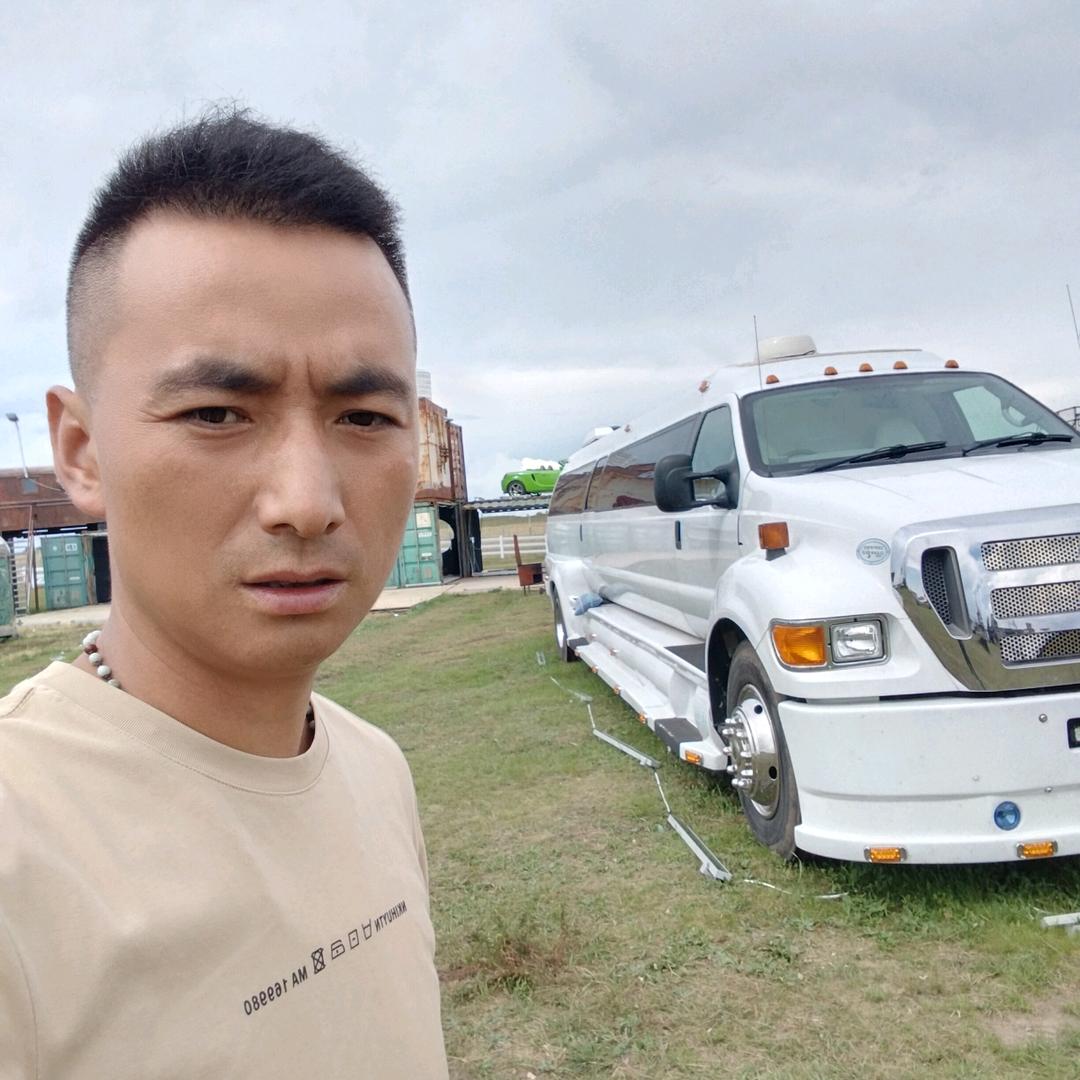 “吴先生&李大姐”