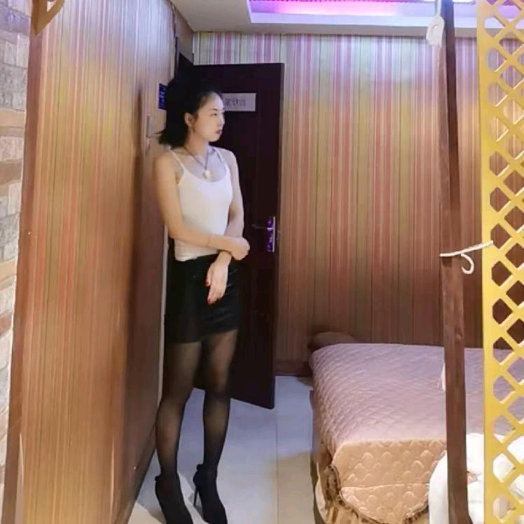 樱桃依依