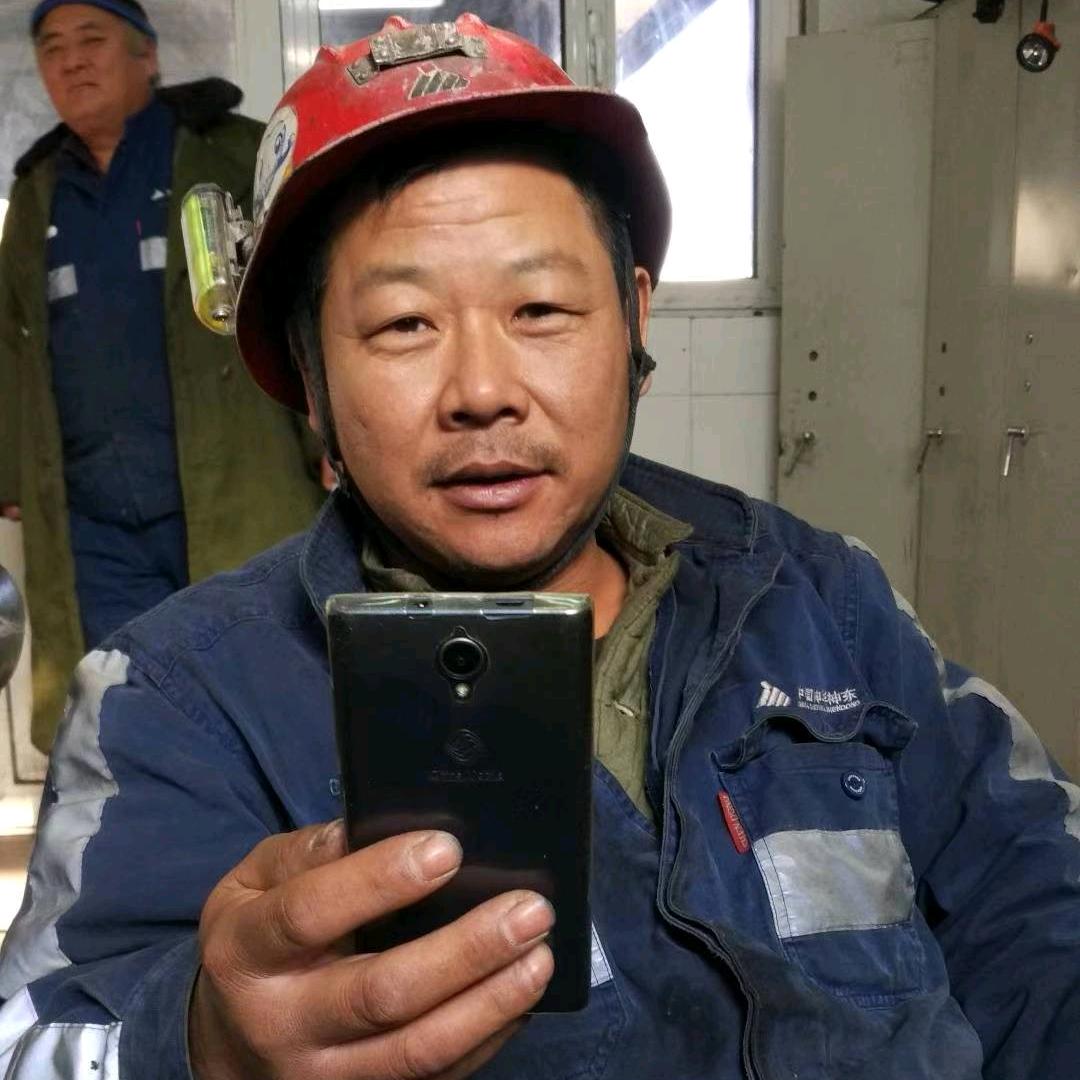 现实社会