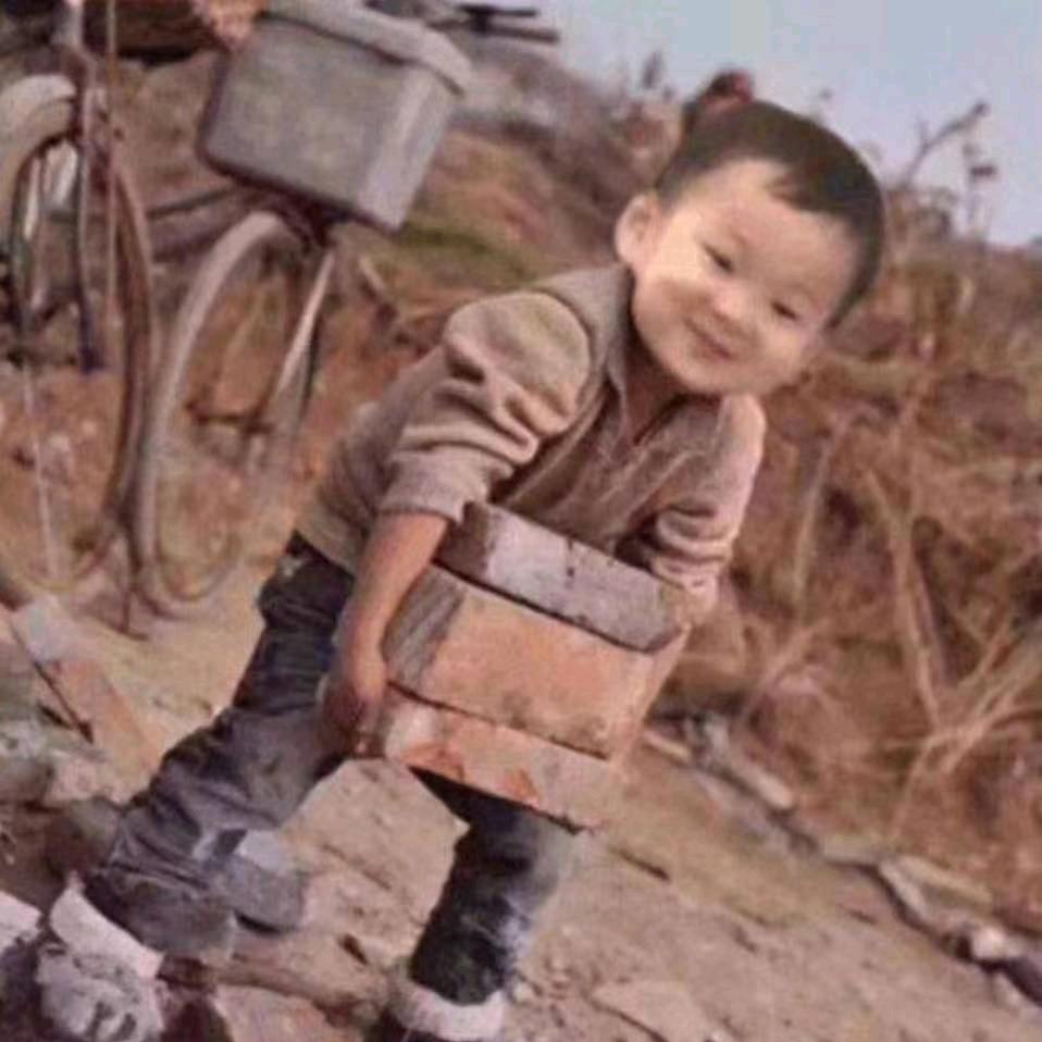 mo苼
