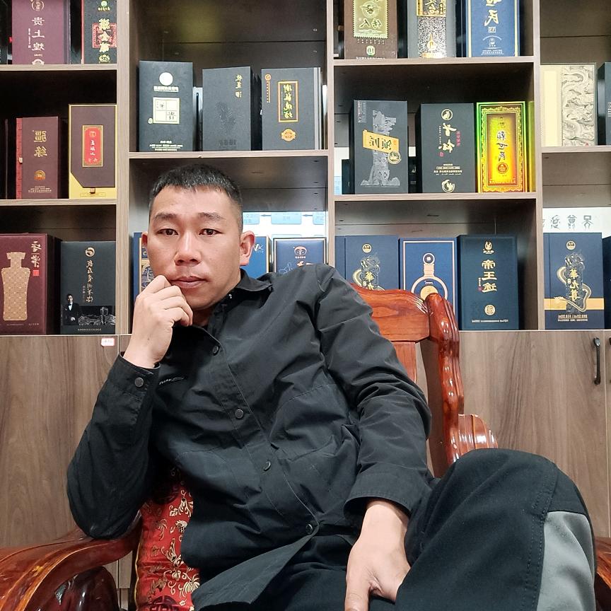 贵州茅台镇，小李哥