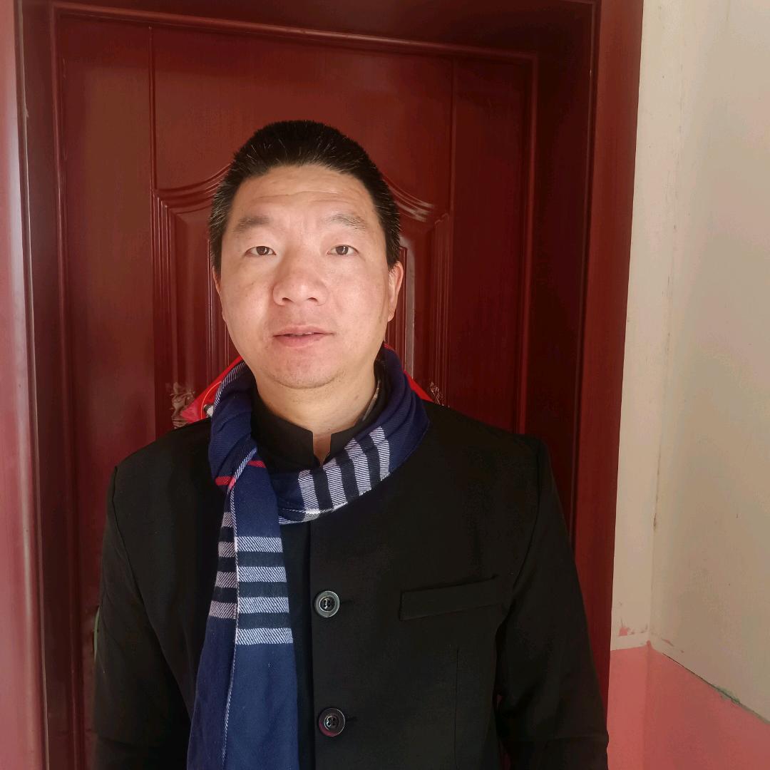 她为了你学会懂事。