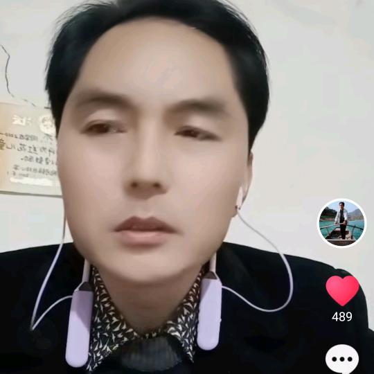 依窗听雨