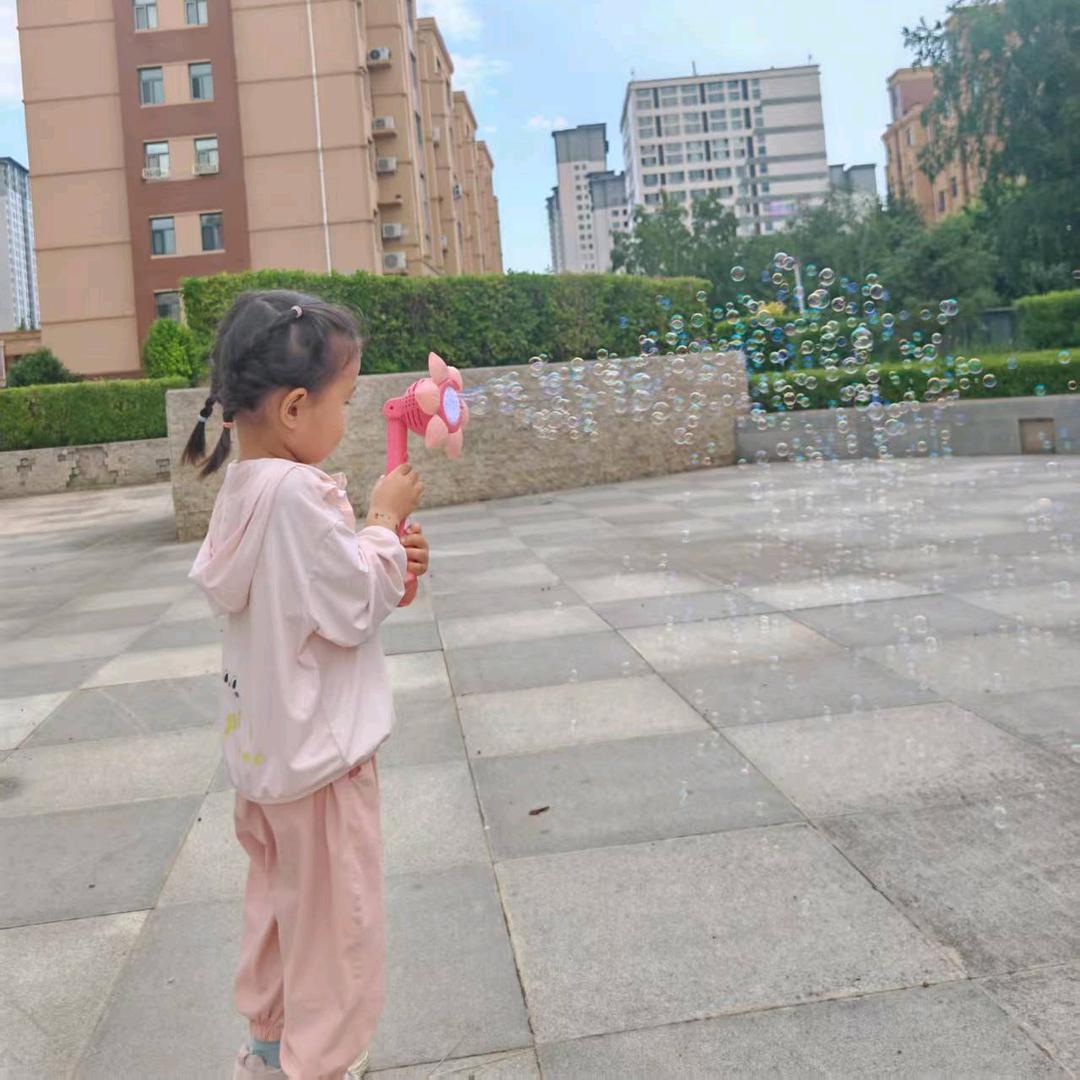 沐沐来了